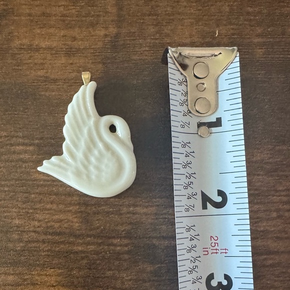Vintage 14K Gold Loop Lenox White Porcelain Swan Pendant - Picture 5 of 6